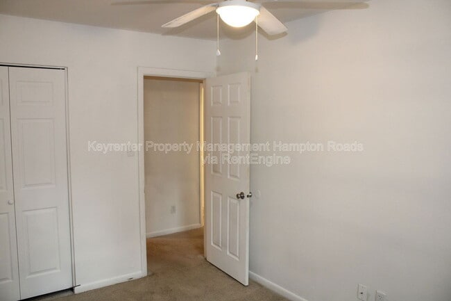 Building Photo - 5776 W Hastings Arch