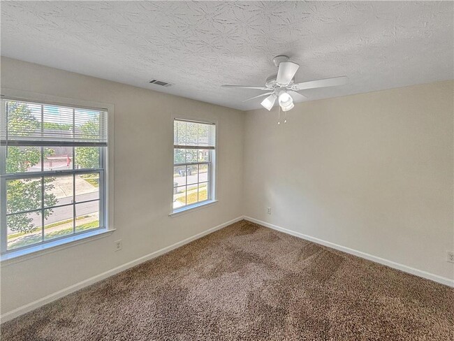 Building Photo - 3397 Hill Pond Dr NE
