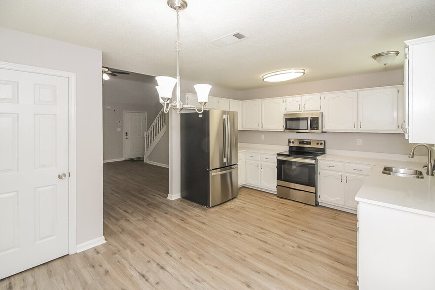 Building Photo - 990 Appling Meadow Dr