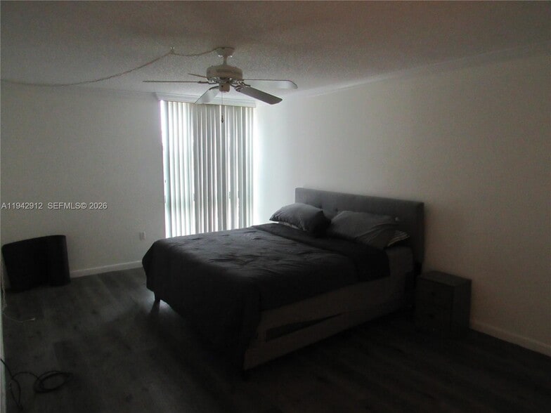 Building Photo - 1101 River Reach Dr