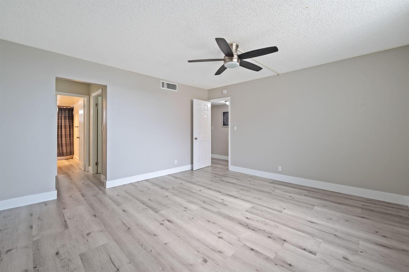 Building Photo - 403 NW 68th Ave