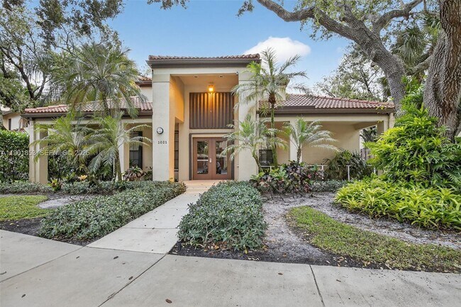 Building Photo - 1002 NW 105th Ave