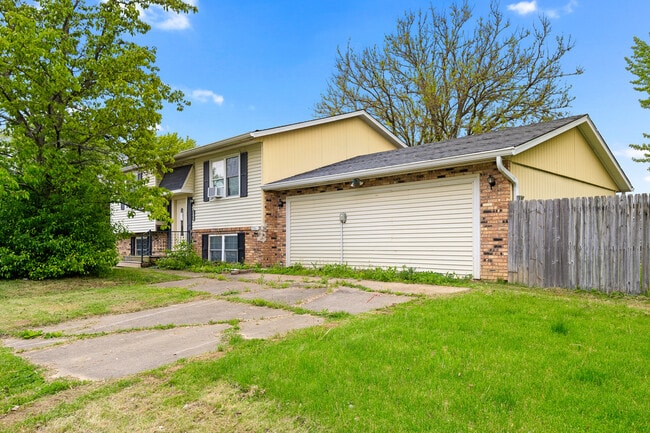 Building Photo - 6712 N Terra Vista Dr