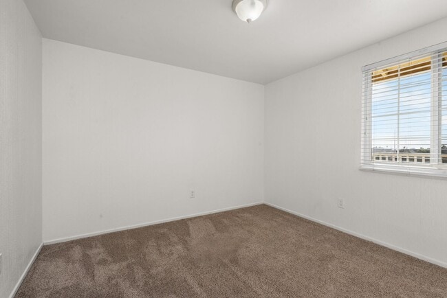 Building Photo - 533 Hibiscus Ct
