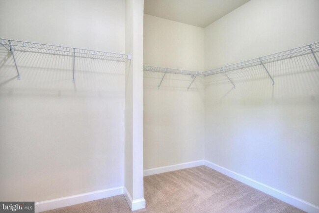 Building Photo - 42629 Oak Pk Sq