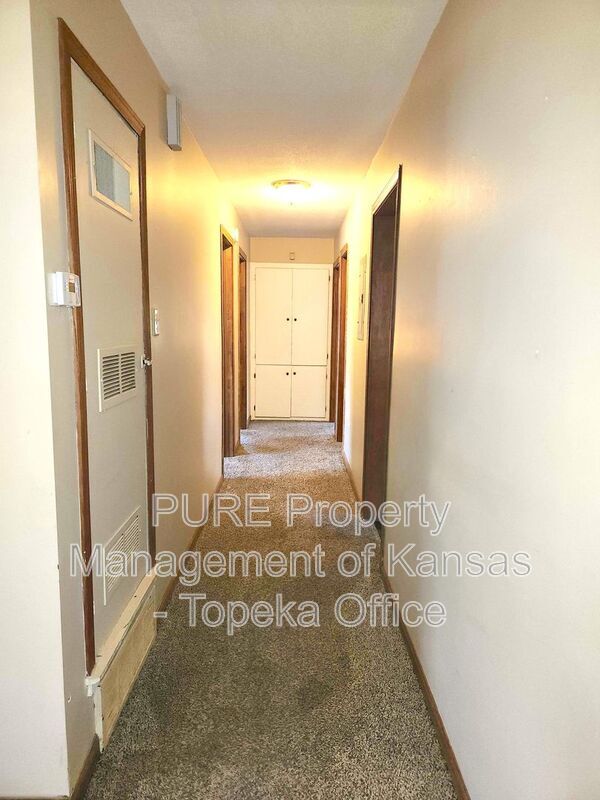 Building Photo - 3434 SW Clare Ave