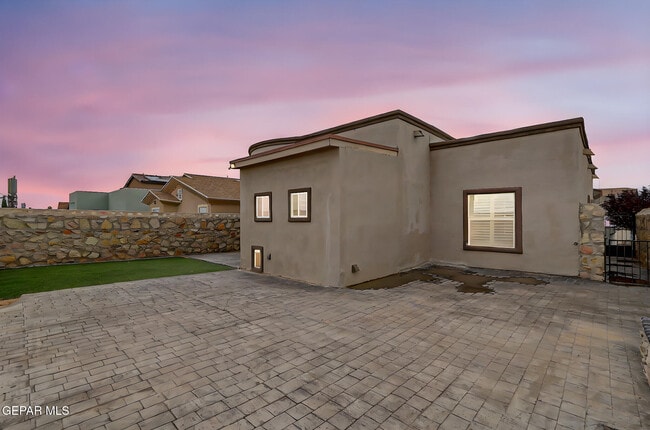 Building Photo - 7249 Long Meadow Dr