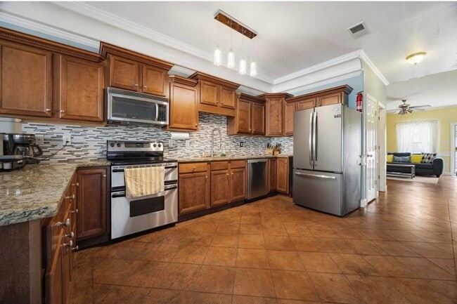 Building Photo - 2065 Peabody Ave