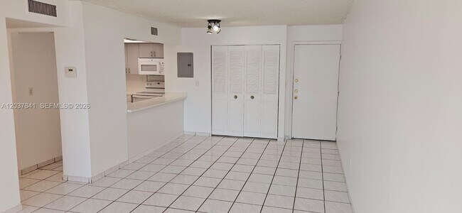 Building Photo - 820 NW 87th Ave