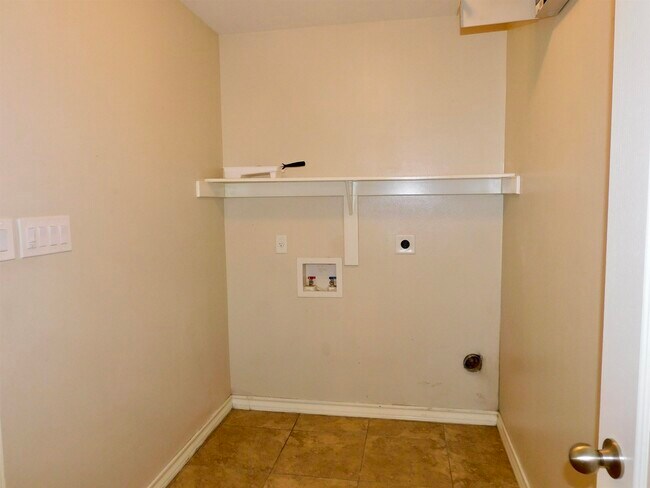 Building Photo - 1511 Cozumel Dr