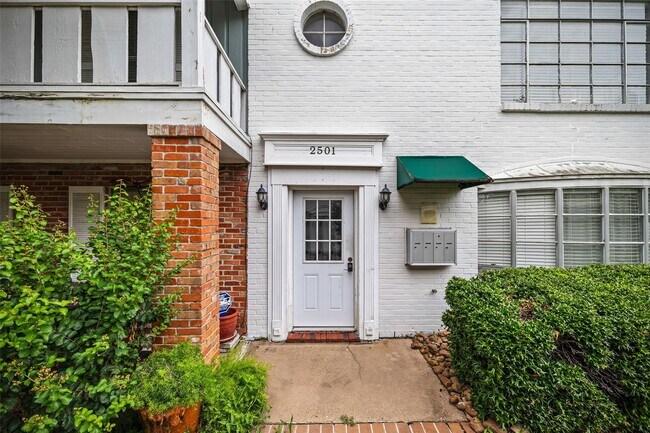 Building Photo - 2501 Marilee Ln