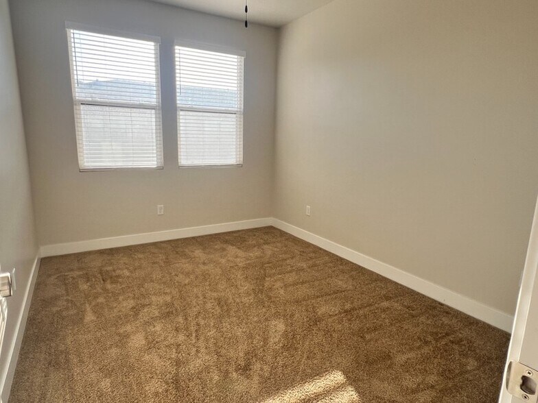 Building Photo - 843 American Beech Ln