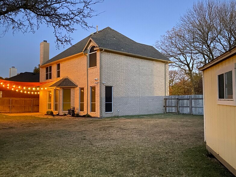 back yard - 1761 Meyerwood Ln S