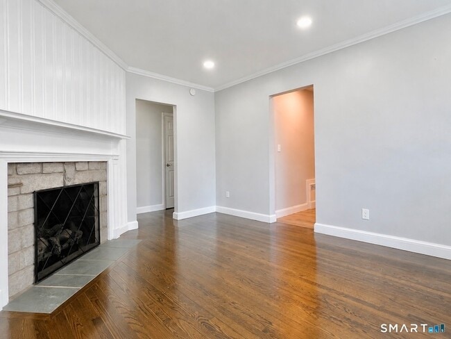 Building Photo - 444 Huntington Rd