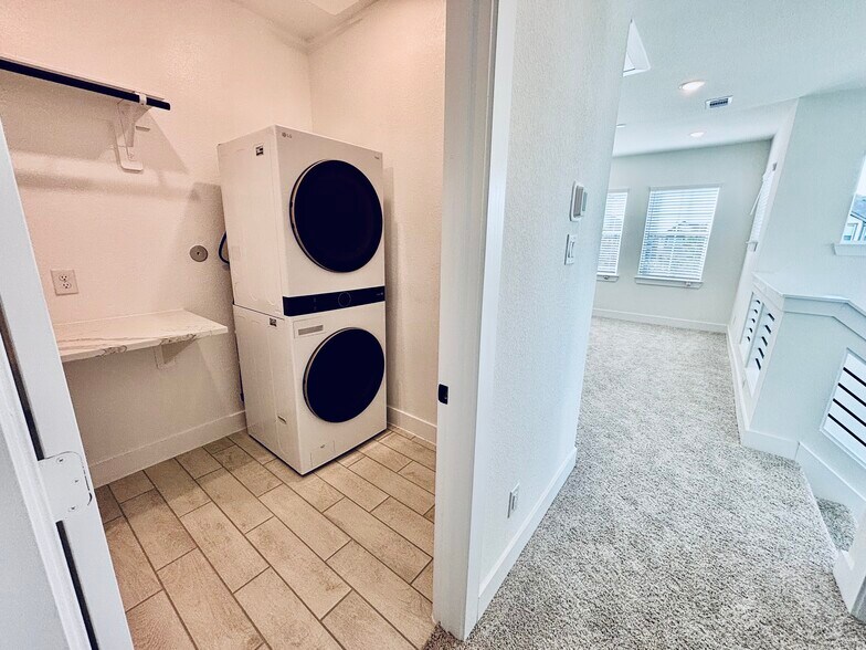 Building Photo - 15110 Dry Creek Junction Pl