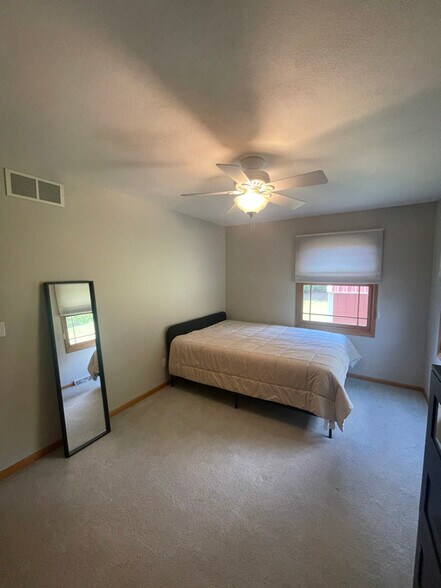 Building Photo - 6542 Erin Way