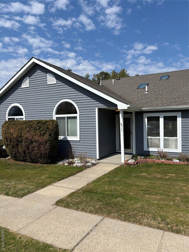 Building Photo - 825 Spring Lake Dr