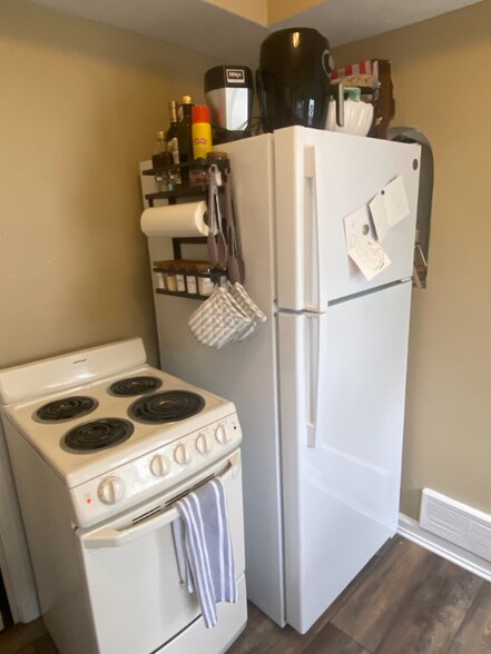 Building Photo - 87 N Pershing Ave