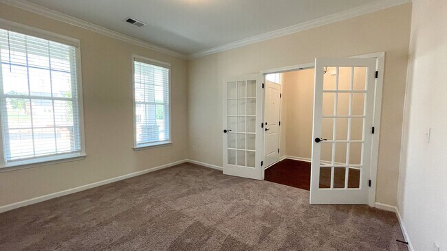 Building Photo - Beautiful home featuring 4 Bedrooms, 3 Full Baths, Flex Space/Office located in the highly sought...