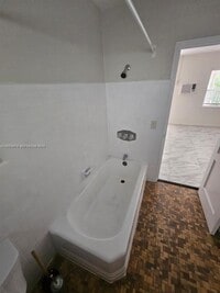 Building Photo - 1219 NE 6th St