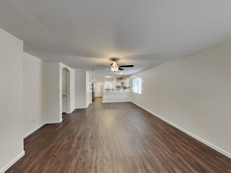 Building Photo - 813 E Nardini St