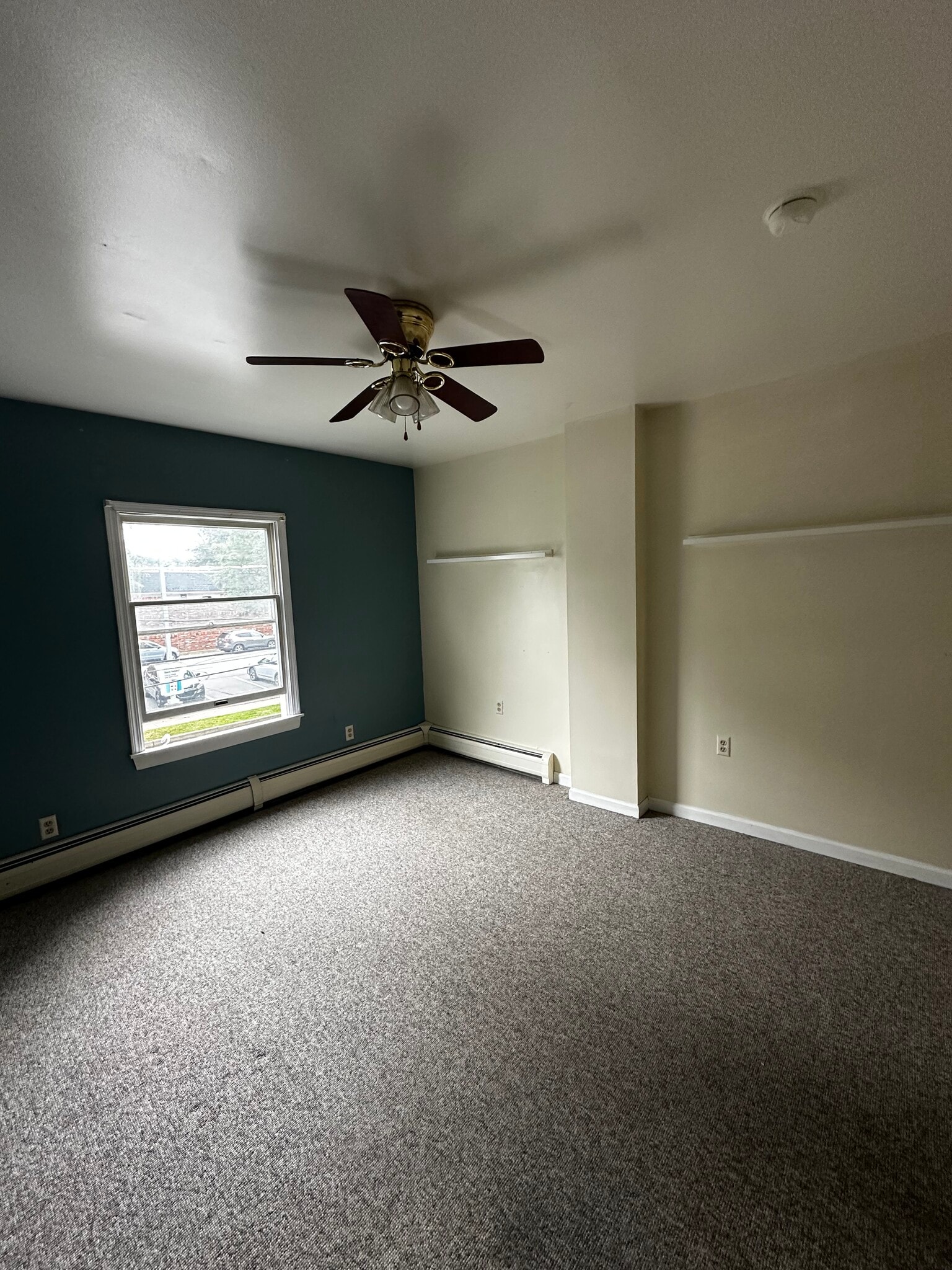 Building Photo - 1533 Ross Ave
