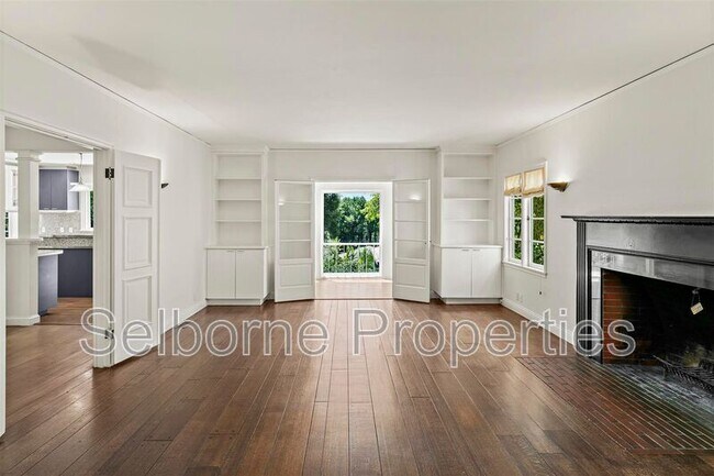 Building Photo - 25 Selborne Dr