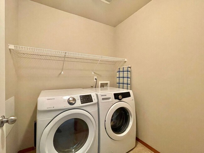Building Photo - Great Home For Rent