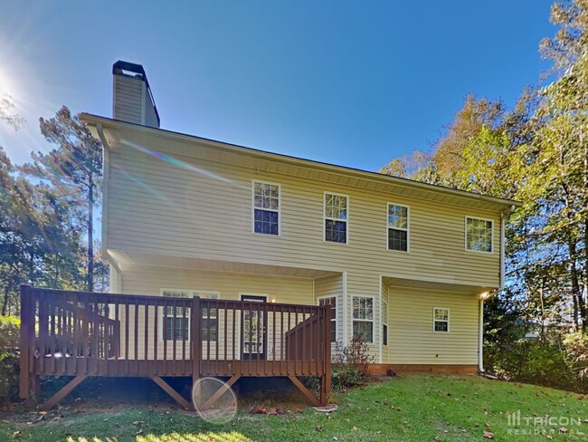 Building Photo - 225 Mels Way