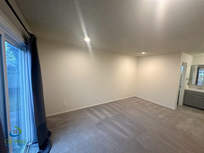 Building Photo - $4095 - Beautiful Remodeled Home on Cul-de...