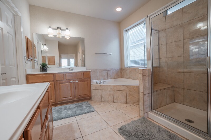 Building Photo - 917 Cavalry Ride Trail