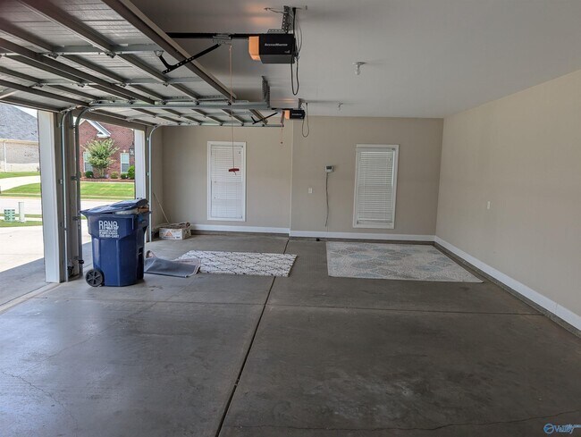 Building Photo - 7126 Weeping Willow Dr SE