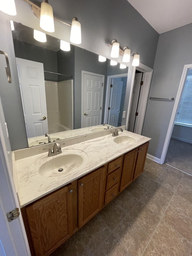 Building Photo - 717 Gazania Ln