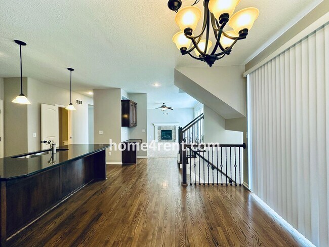 Building Photo - Gorgeous Olathe, 5 BR Home w/ Wood floors,...