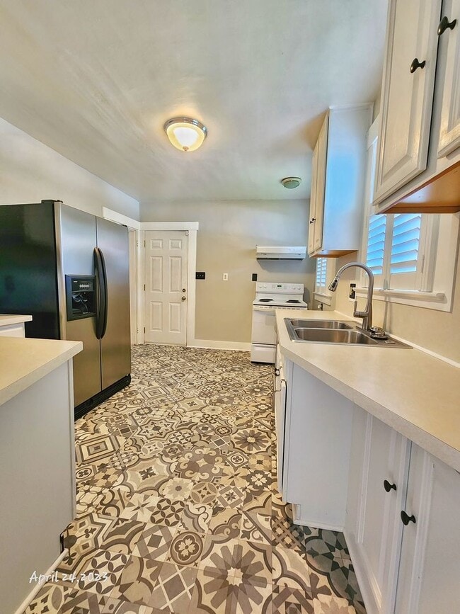 Building Photo - Charming 4 bed 1.75 Bath Home in Ravenna