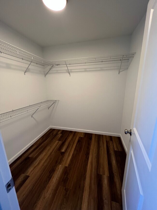 Building Photo - 3909 Sweetspire Dr