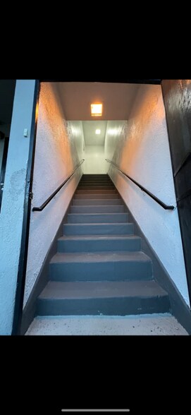 Primary Photo - 1348 W 92nd St