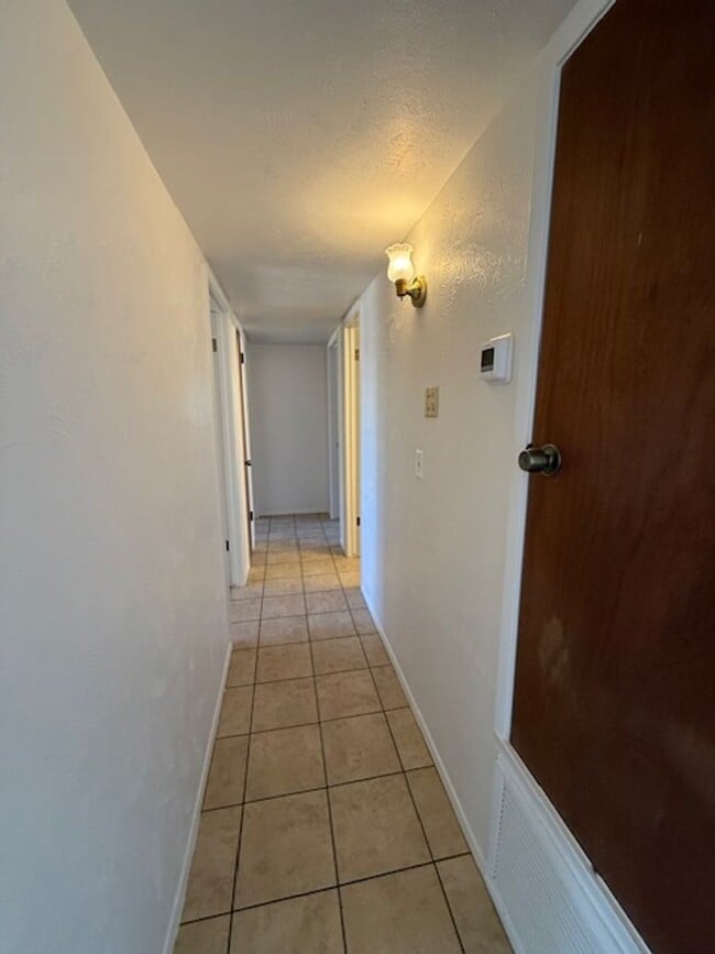 Building Photo - 418 W Gila St