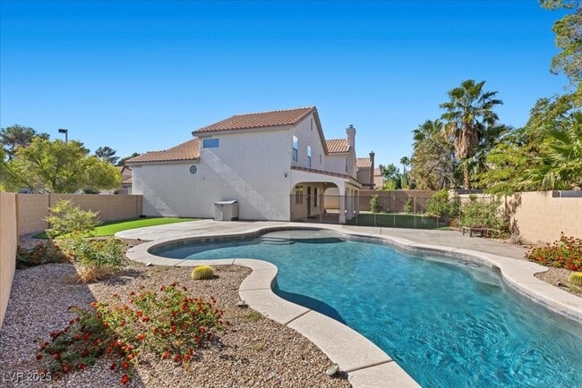 Building Photo - 9300 Valencia Canyon Dr