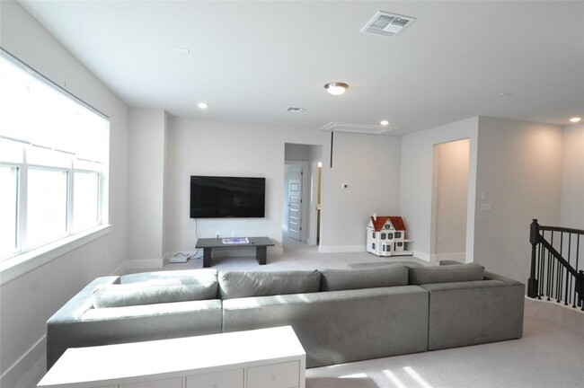 Building Photo - 16804 Roselin Dr