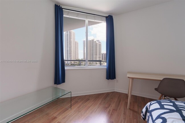 Building Photo - 325 S Biscayne Blvd