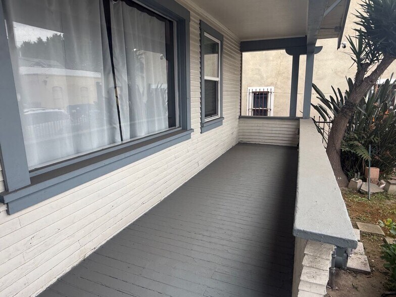 Building Photo - 244 W 49th