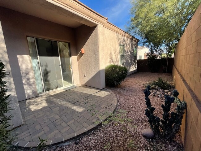 Building Photo - Gated community near Sabino Canyon/Tangue Verde