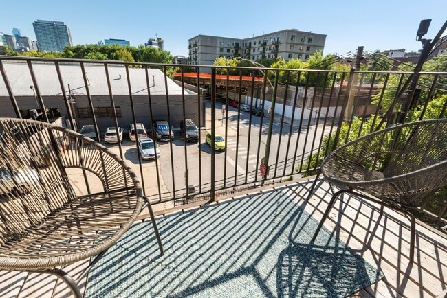 Building Photo - 821 W Superior St