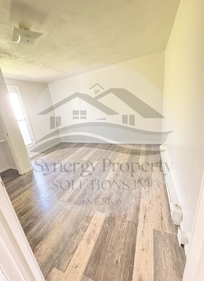 Building Photo - Large Mansfield Home