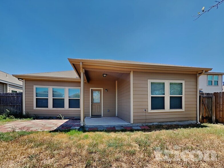 Building Photo - 5907 Cielo Ranch