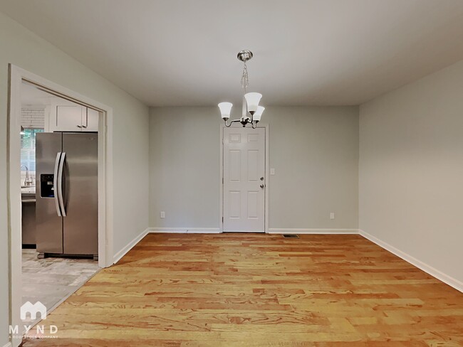 Building Photo - 6489 Lynn Dale Ln