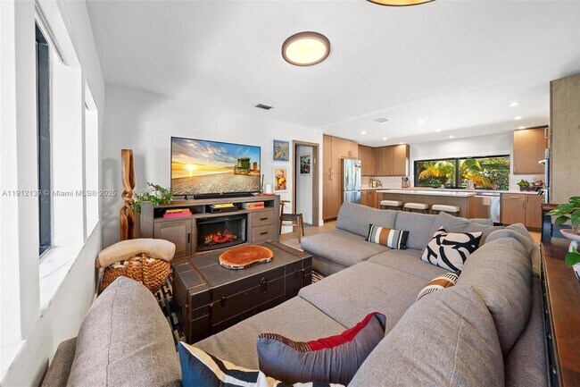 Building Photo - 419 Alamanda Dr