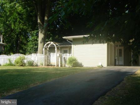 Building Photo - 108 McCormick St