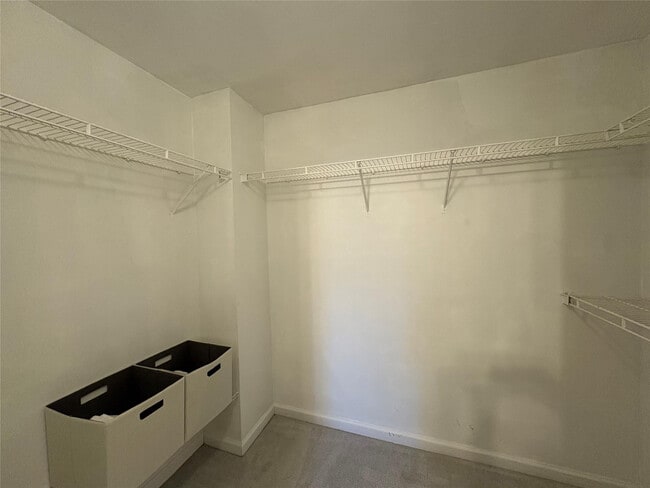 Building Photo - 780 S Sapodilla Ave